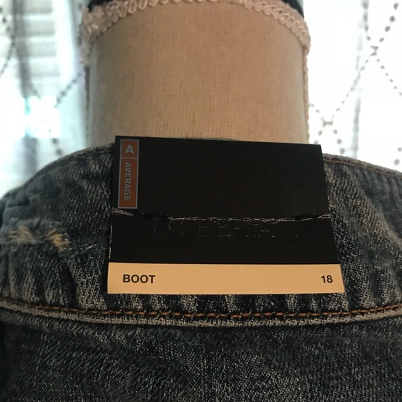 NWT Lane Bryant Boot Cut Distressed Jeans-18 - Picture 5 of 6